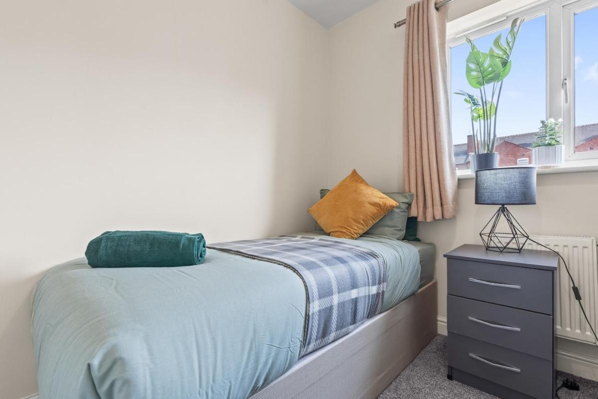 Quaint Sleeps6 3bdr Bham Cc 10 Mins Holiday home Birmingham