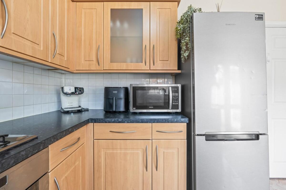 Holiday home Quaint Sleeps6 3bdr Bham Cc 10 Mins Birmingham