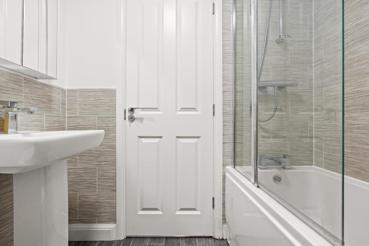 Luxury 5bdr Townhouse Sleeps 11 Bham Cc Parking *