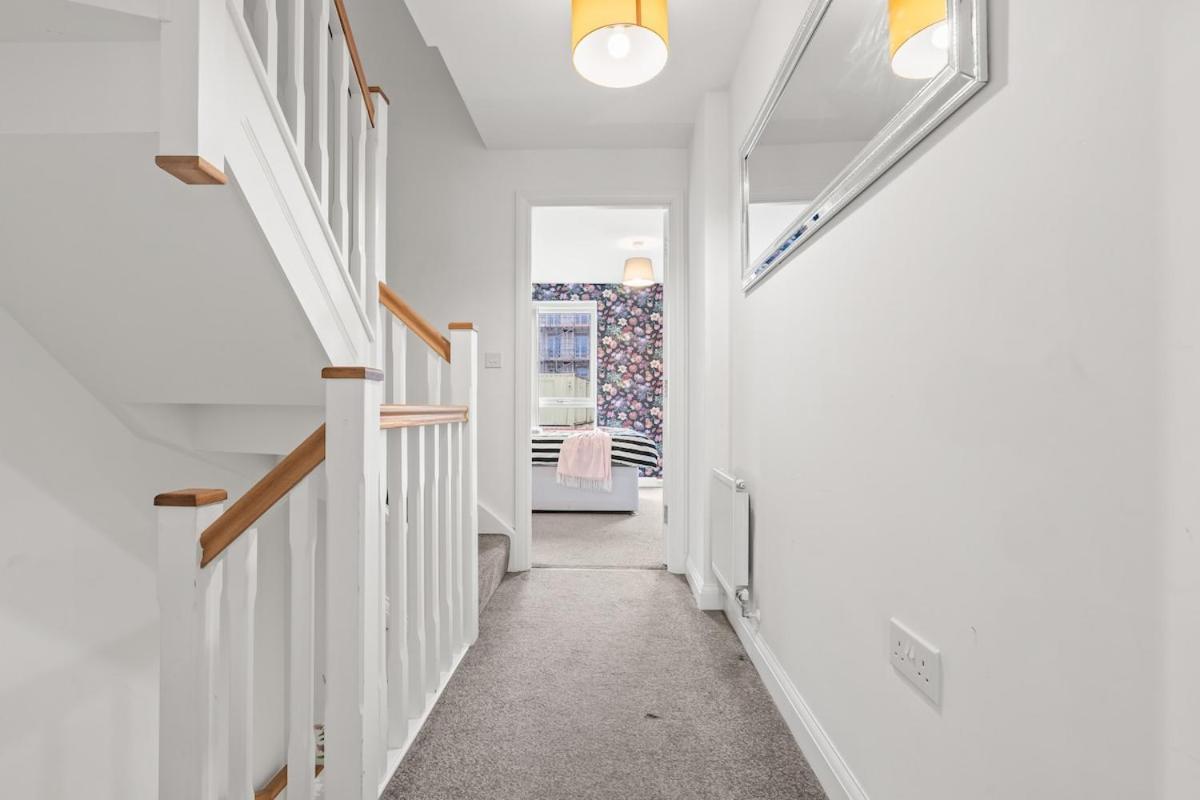 Holiday home Luxury 5bdr Townhouse Sleeps 11 Bham Cc Parking
