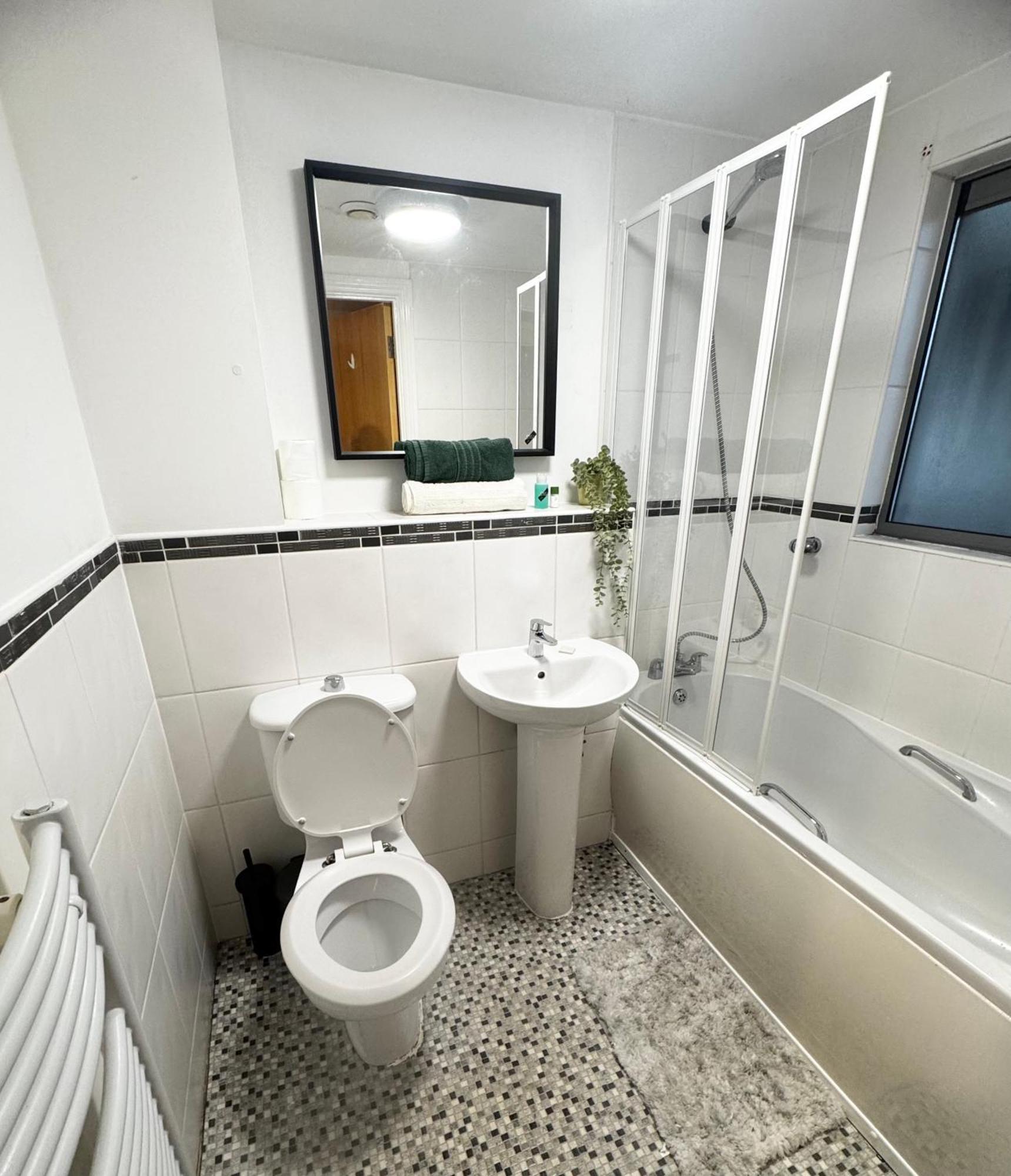 Apartment Centre *