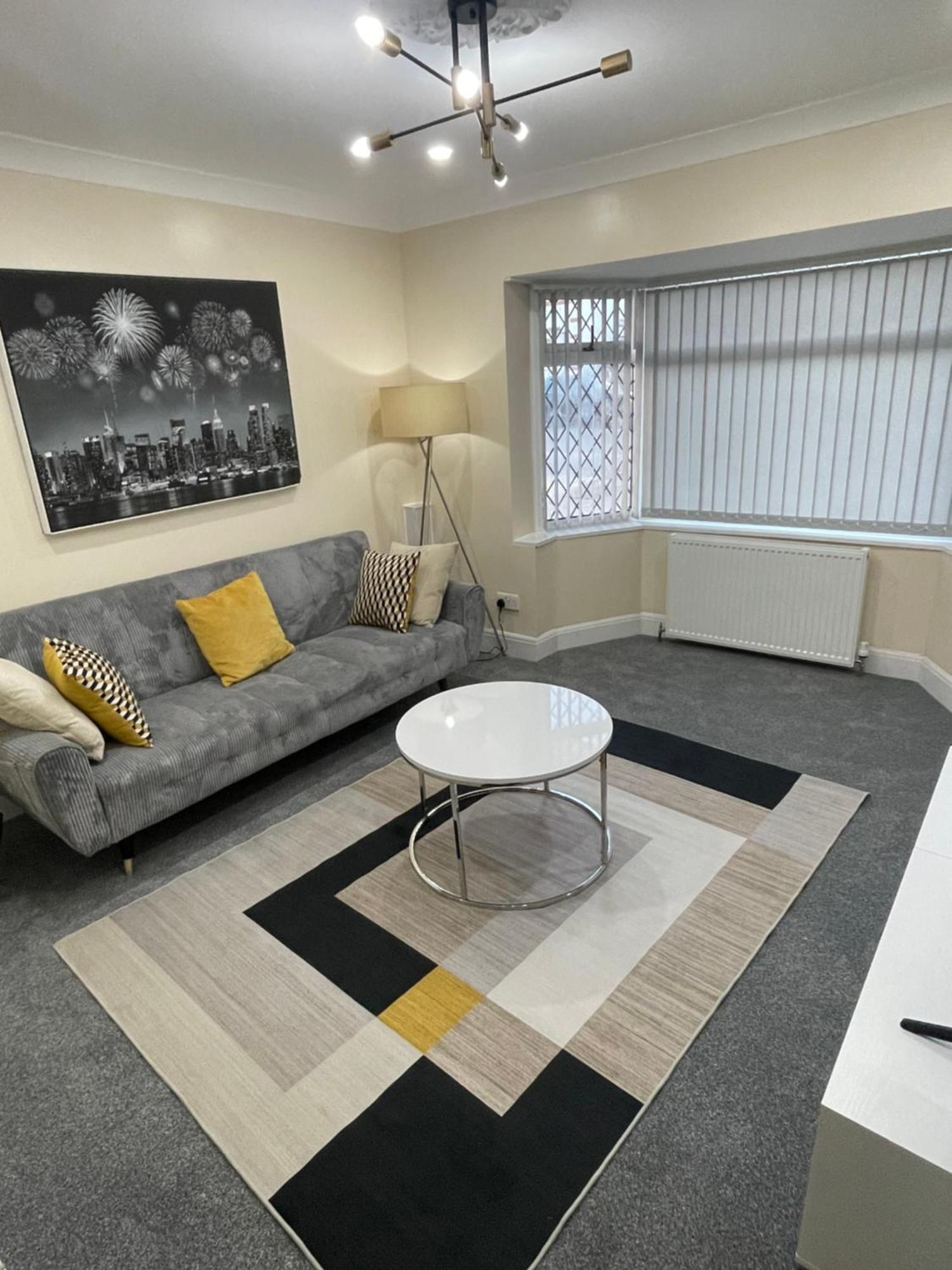 Apartment Luxury 2 Bed House And Pool Table In Harborne Birmingham