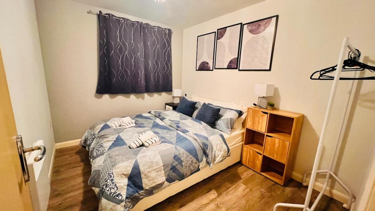 Entire 2br Centre Skyline With Parking