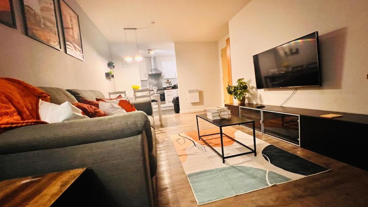 Entire 2br Centre Skyline With Parking * Birmingham