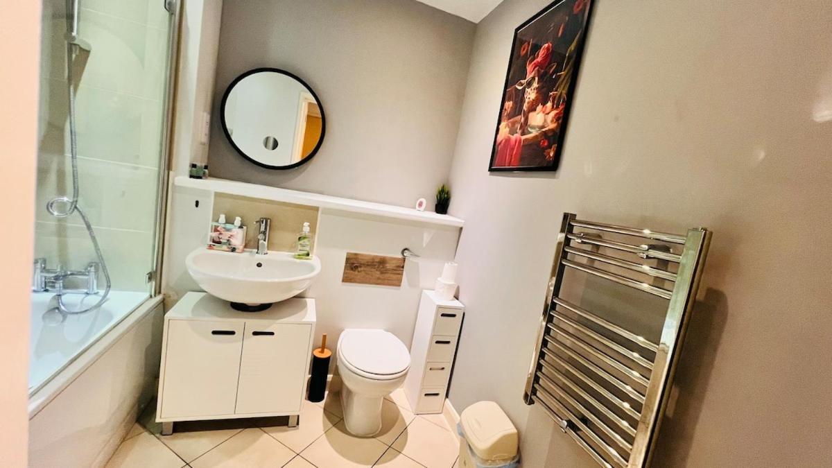 Apartment Entire 2br Centre Skyline With Parking