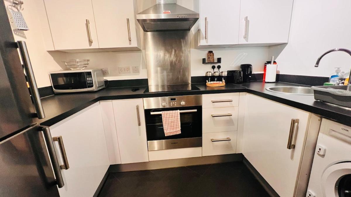 Entire 2br Centre Skyline With Parking Apartment