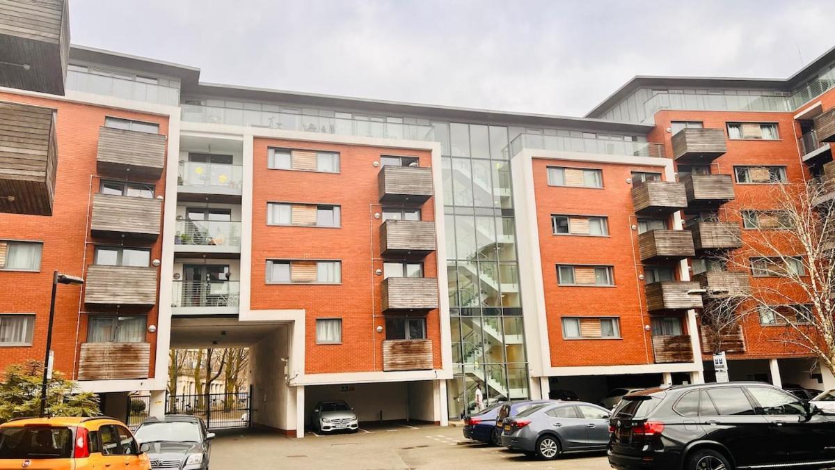 Entire 2br Centre Skyline With Parking * Birmingham