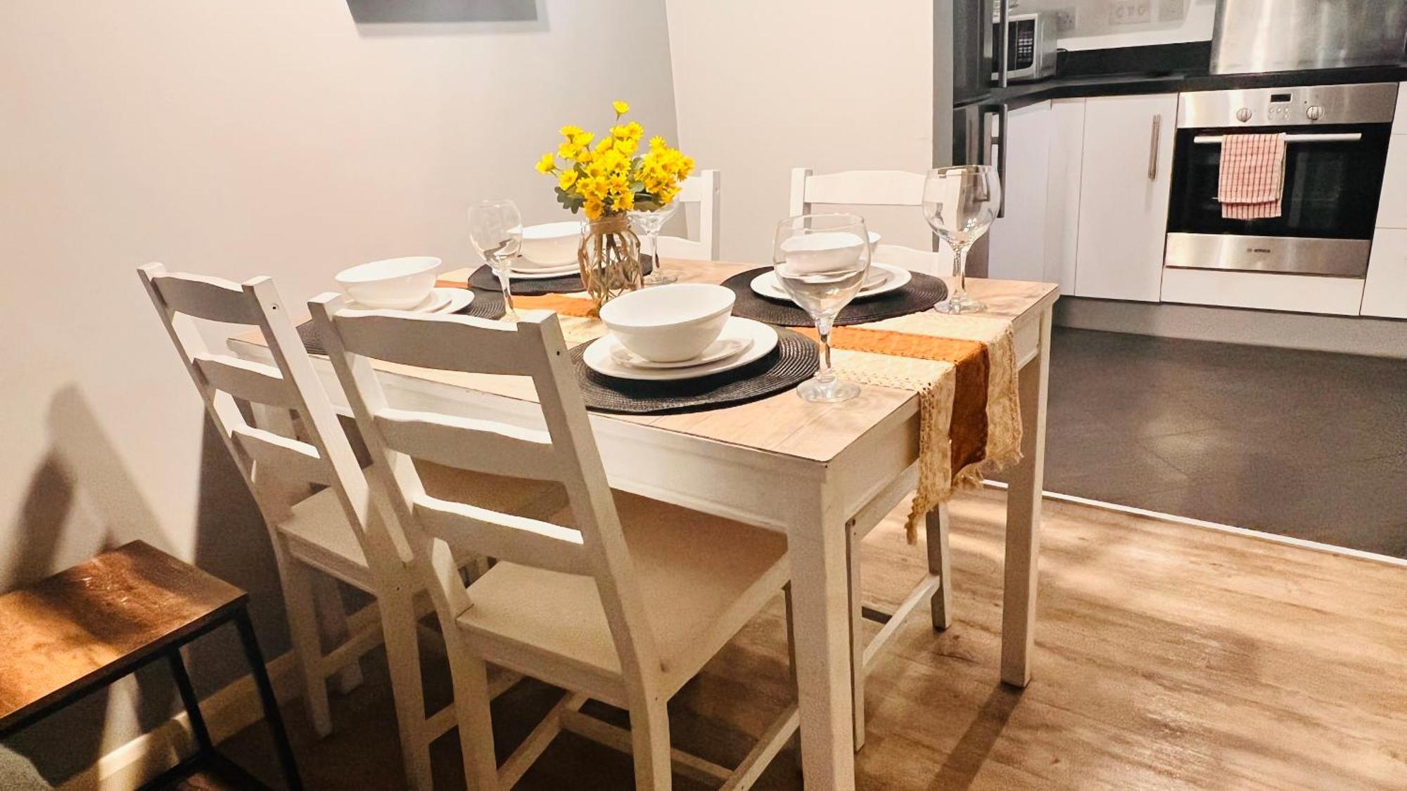 Entire 2br Centre Skyline With Parking * Birmingham