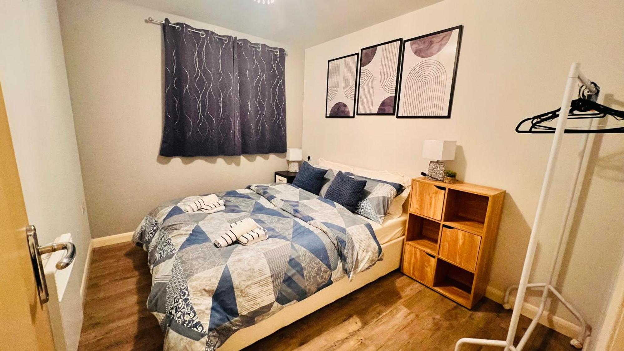 Apartment Entire 2br Centre Skyline With Parking *