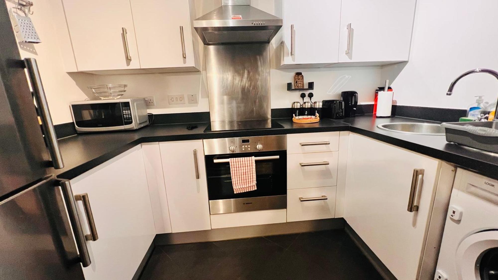 Entire 2br Centre Skyline With Parking Apartment Birmingham