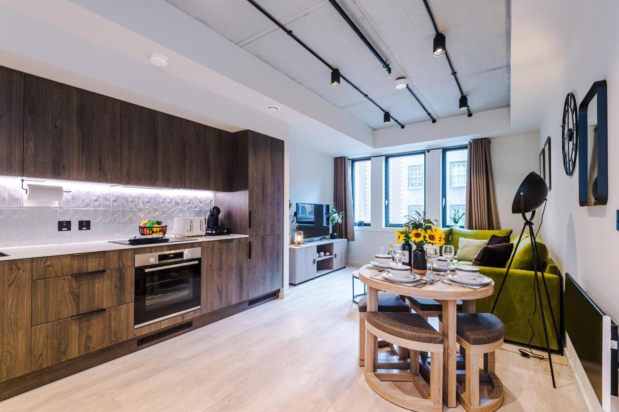 Luxe Centre In By 53 Degrees Property, Ideal For Business, Rooftop Garden & Wellness Studio! * Birmingham