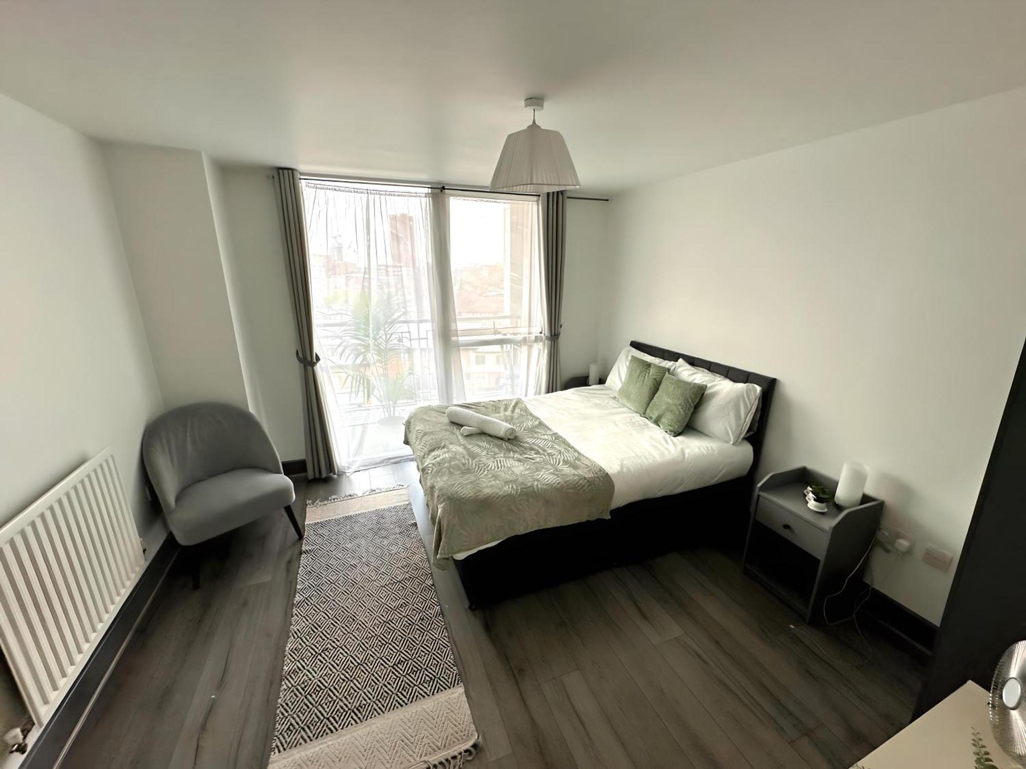 1 Bed In Centre With Parking Apartment