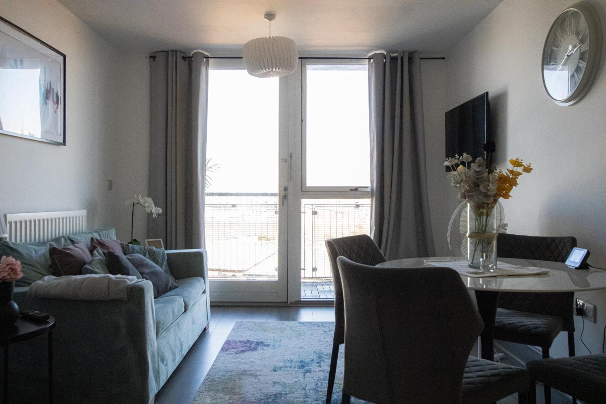 1 Bed In Centre With Parking Apartment