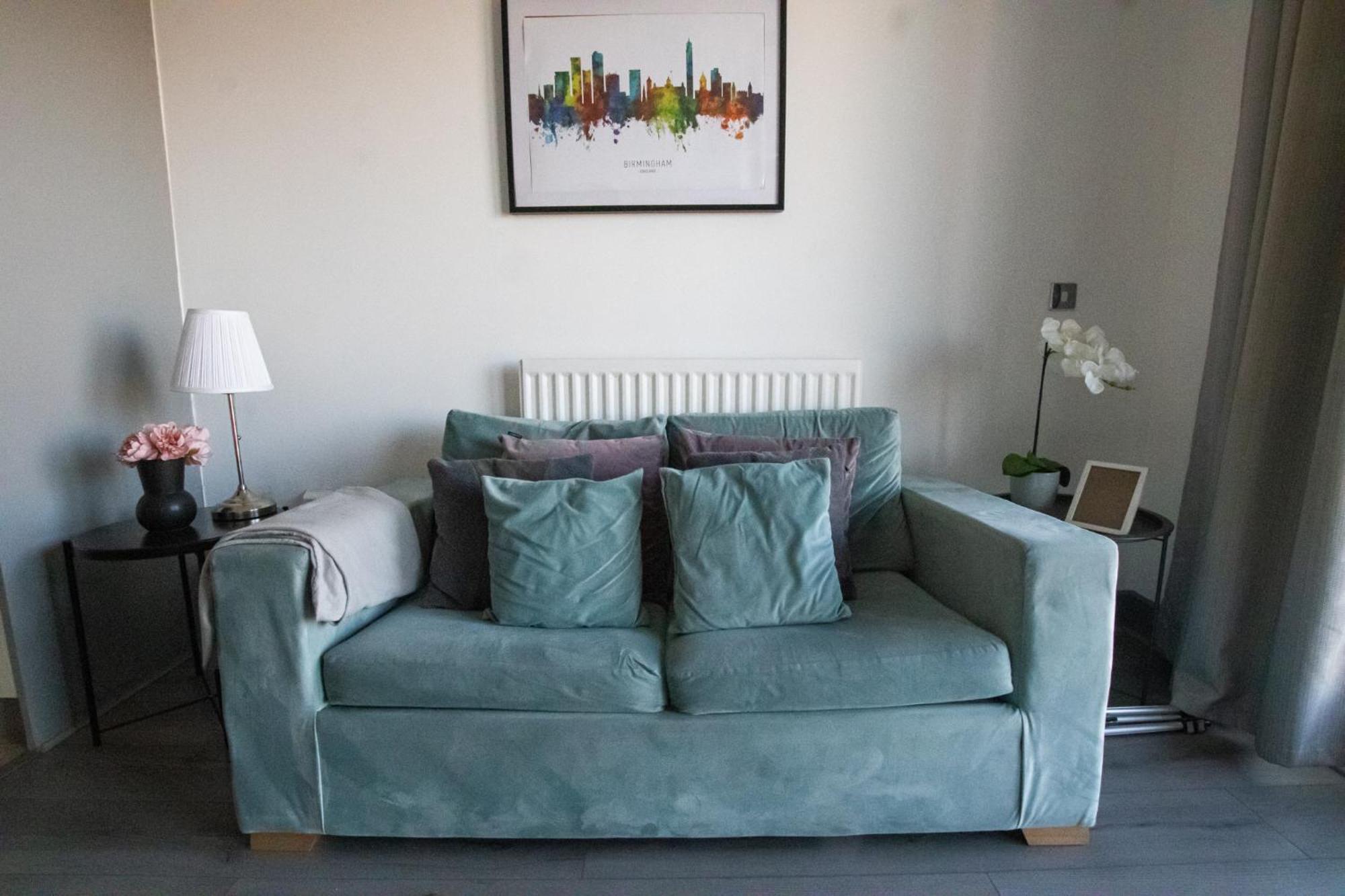 1 Bed In Centre With Parking * Birmingham