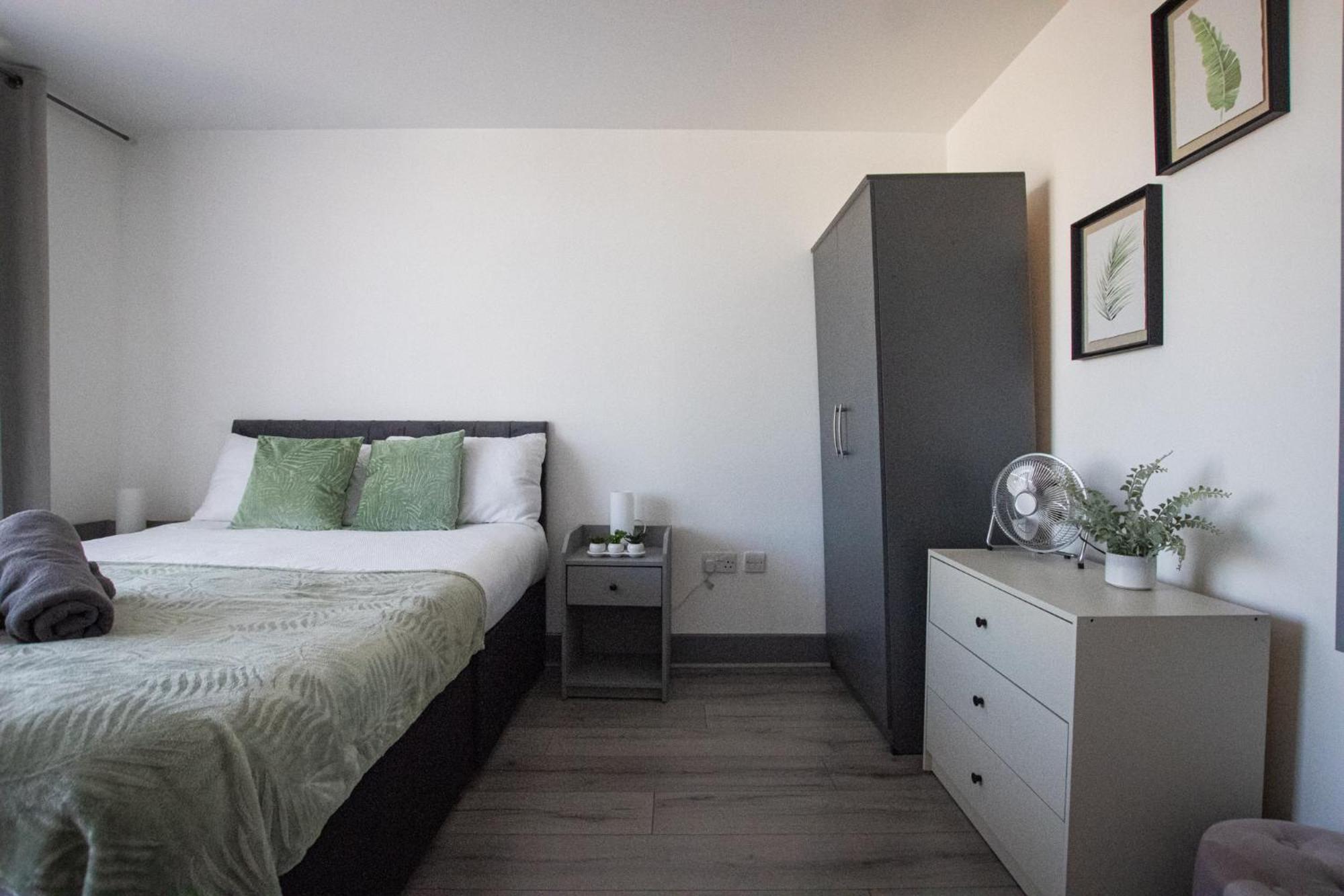 1 Bed In Centre With Parking Apartment