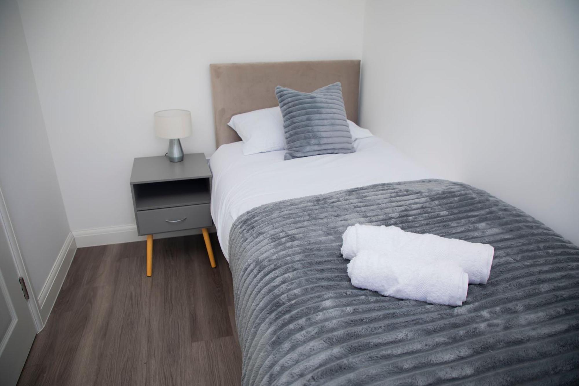 5 Bed House Wifi Centre Free Parking *