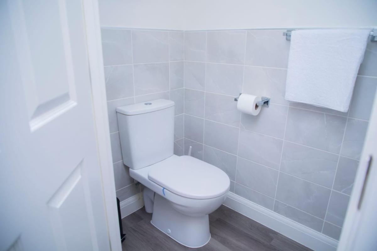 5 Bed House Wifi Centre Free Parking Birmingham