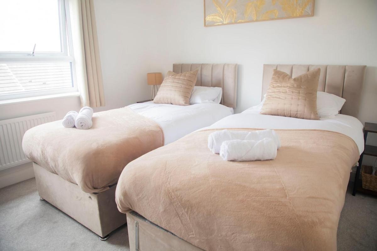 5 Bed House Wifi Centre Free Parking