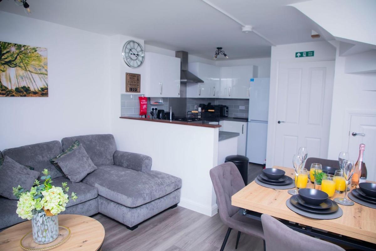 5 Bed House Wifi Centre Free Parking Holiday home