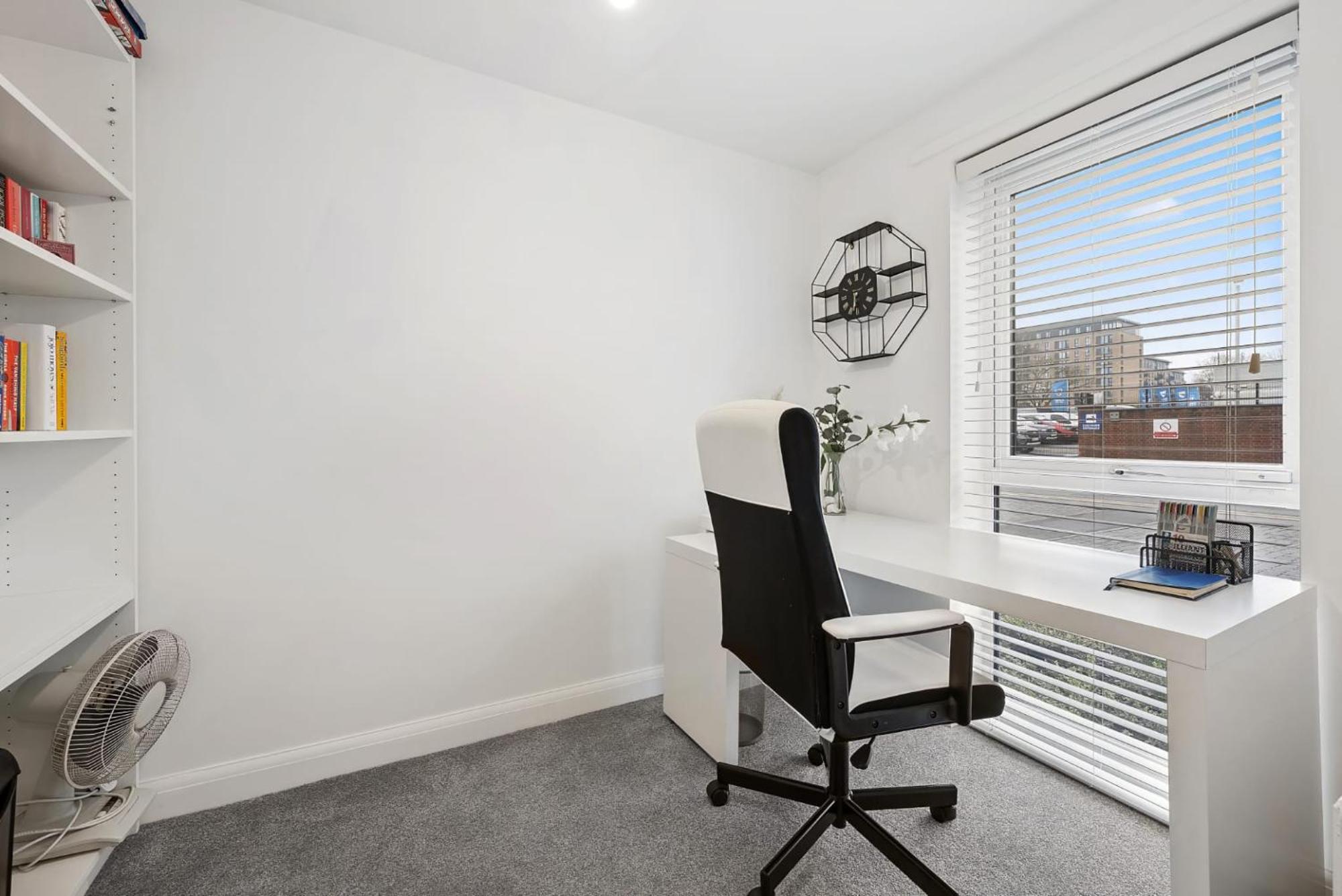 Spacious 4 Bedroom House W/parking Birmingham