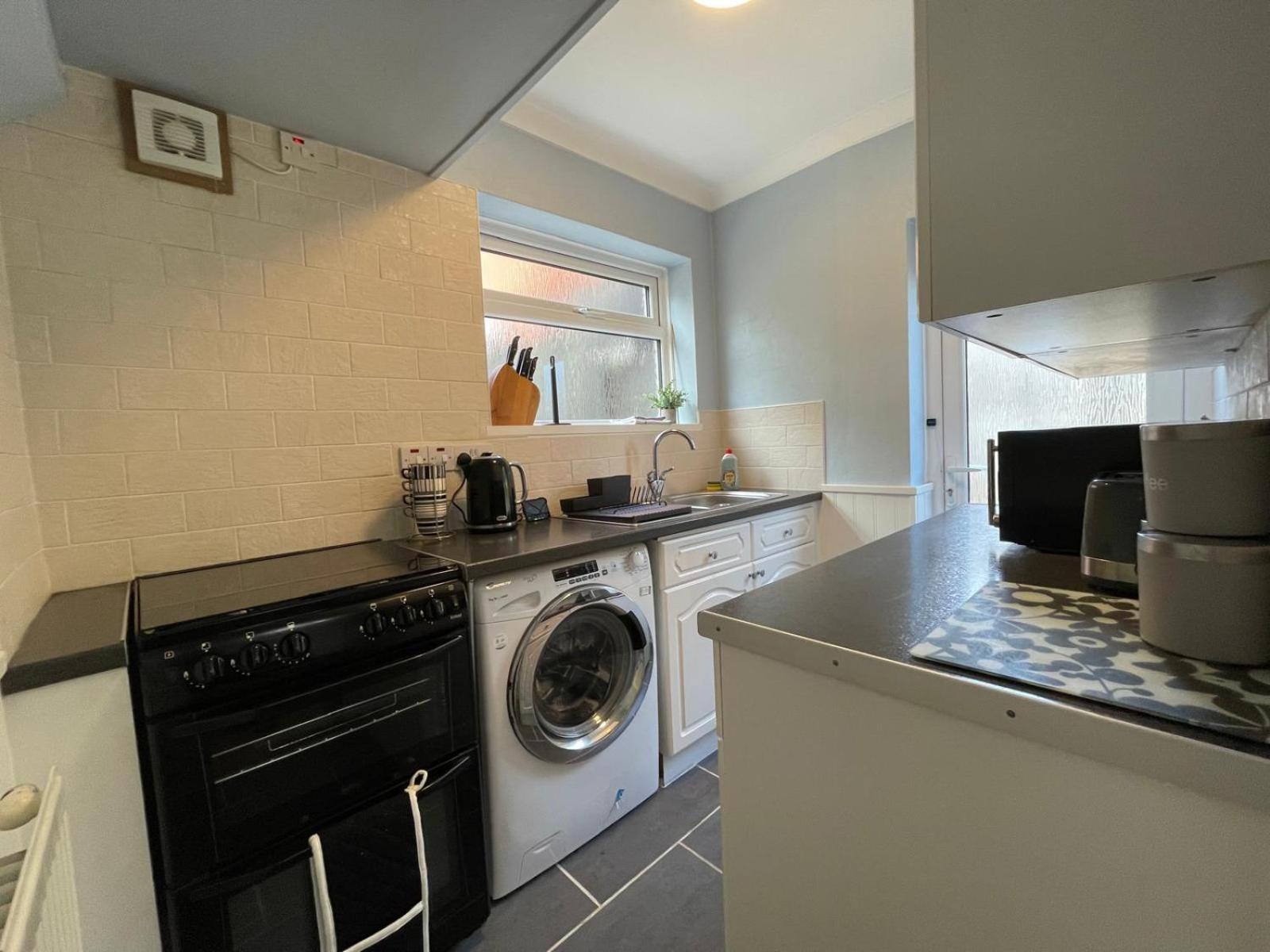Dinizia, 2 Bedrooms, Sleeps 5 Holiday home *