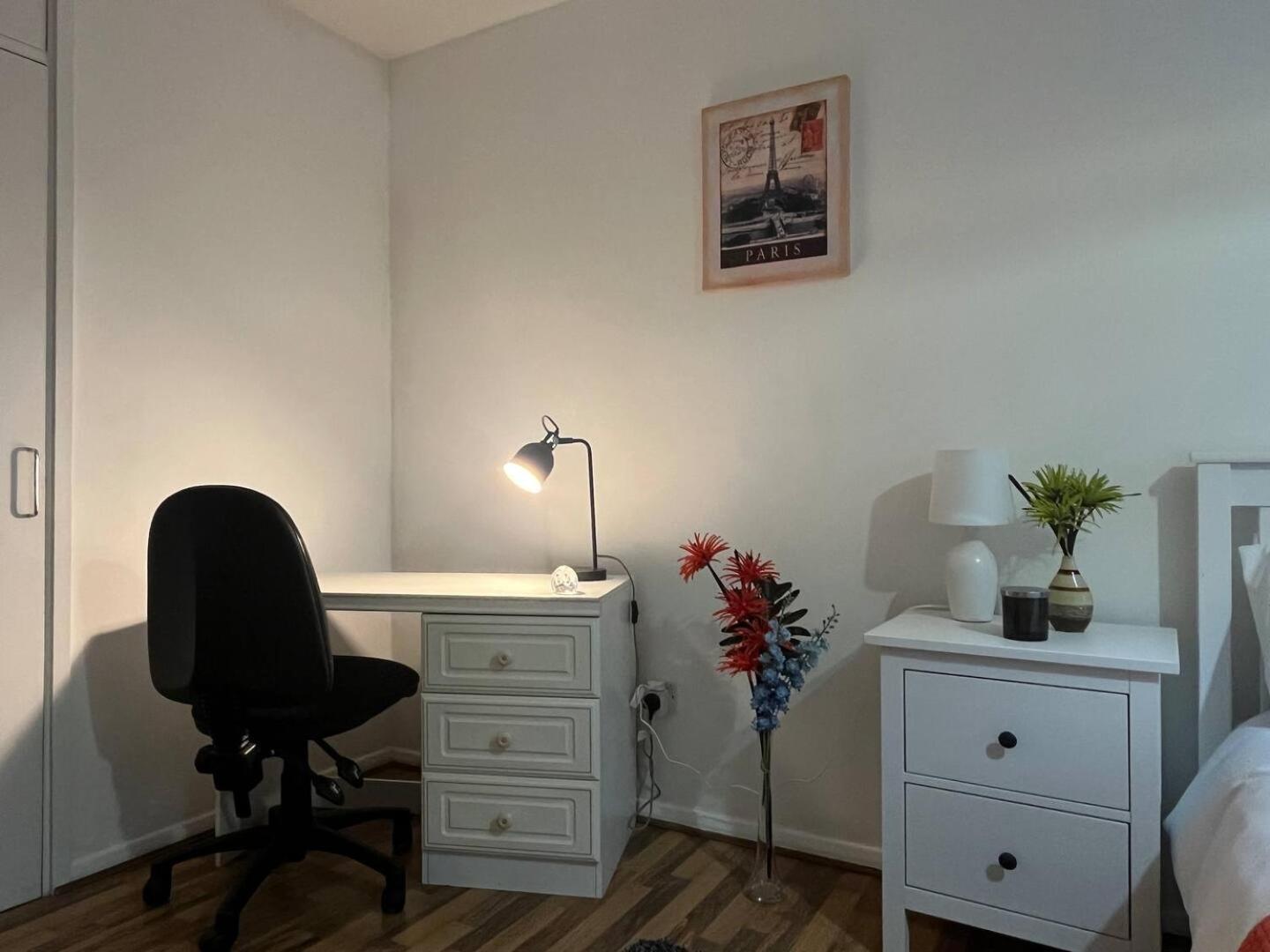 Stylish 3-bedroom In Centre