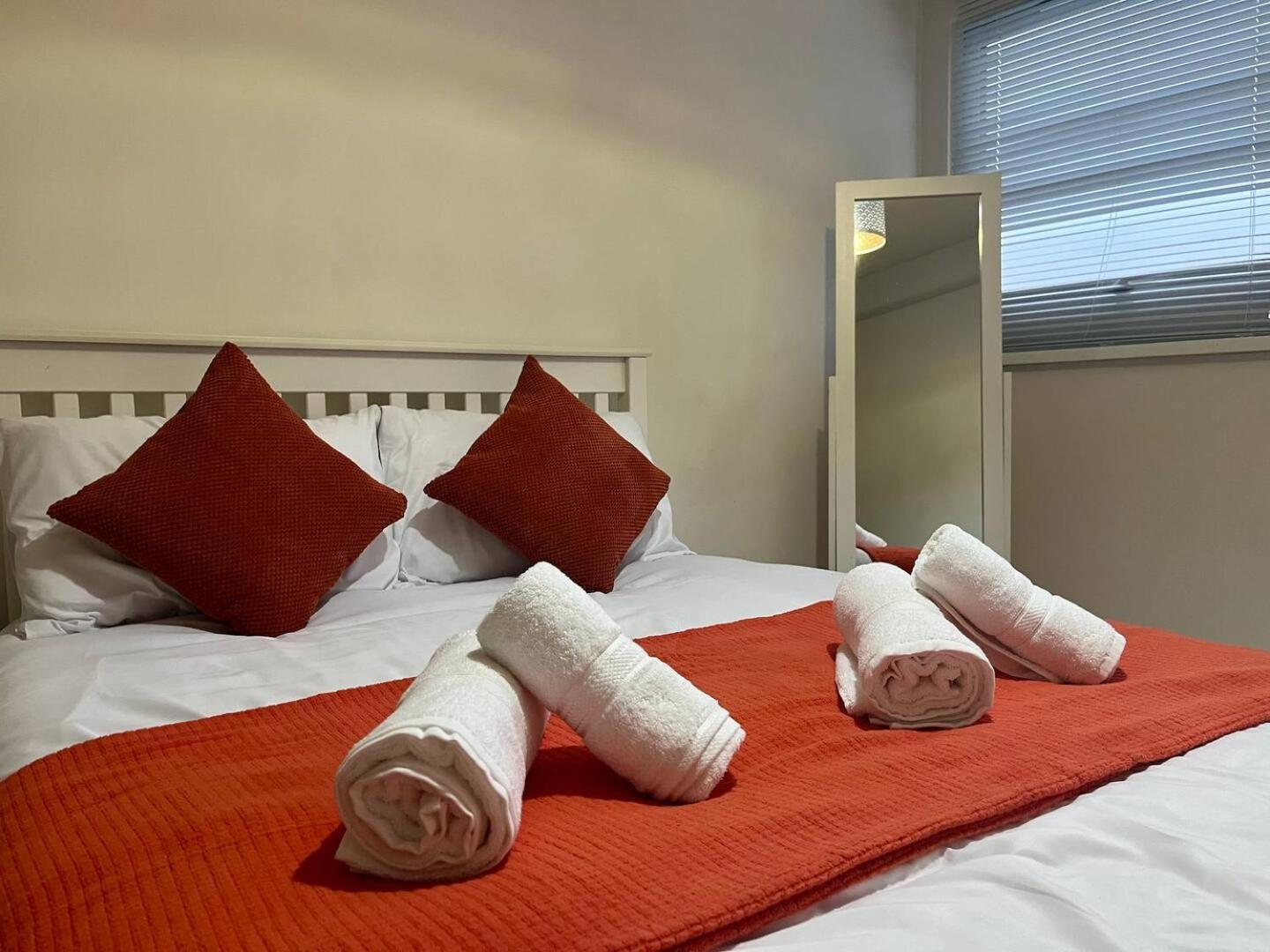 Stylish 3-bedroom In Centre *
