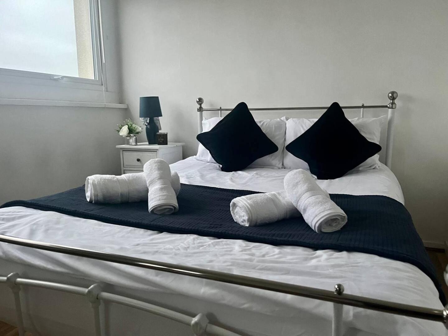 Stylish 3-bedroom In Centre Apartment