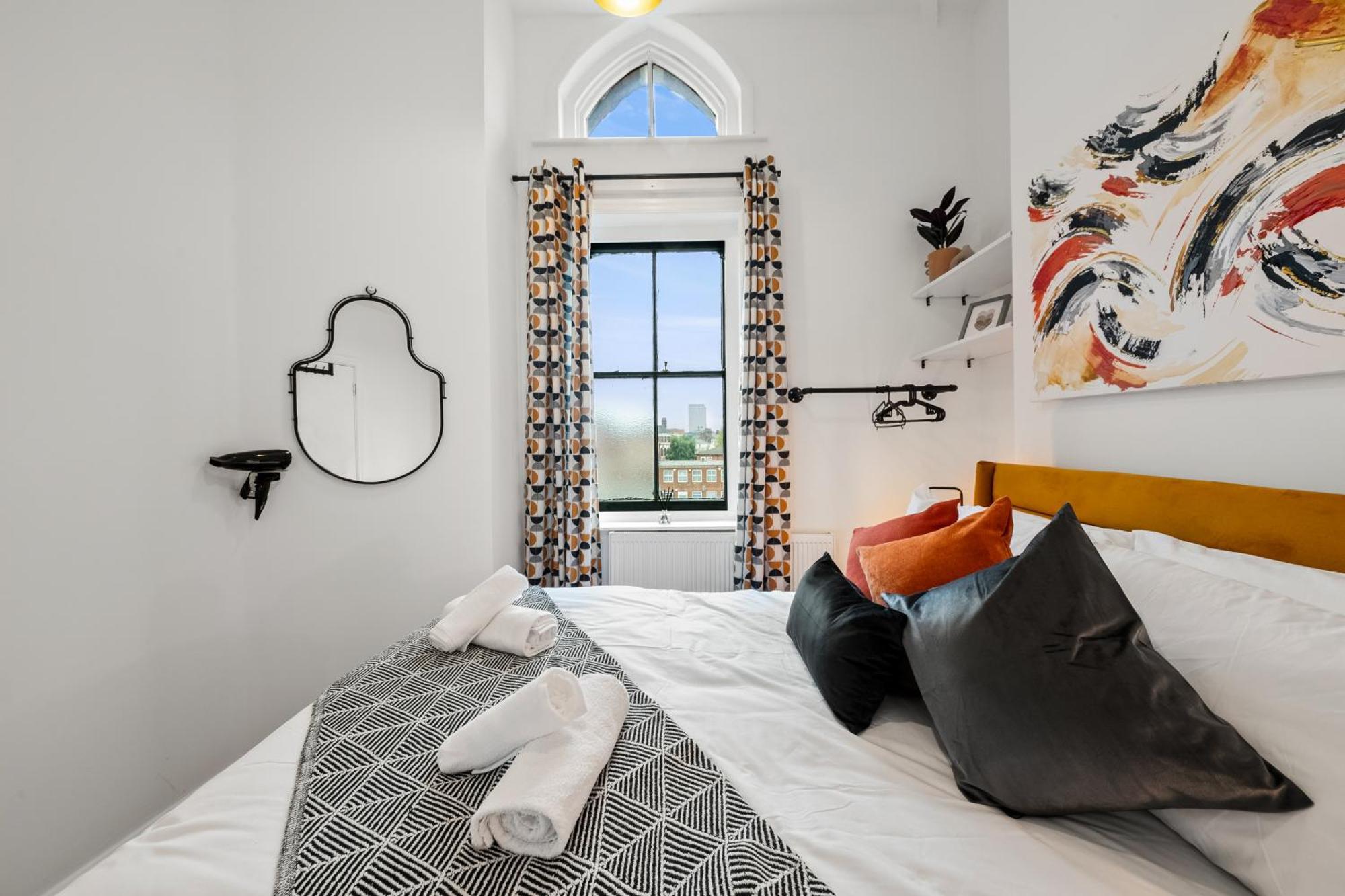 Apartment Spacious In *