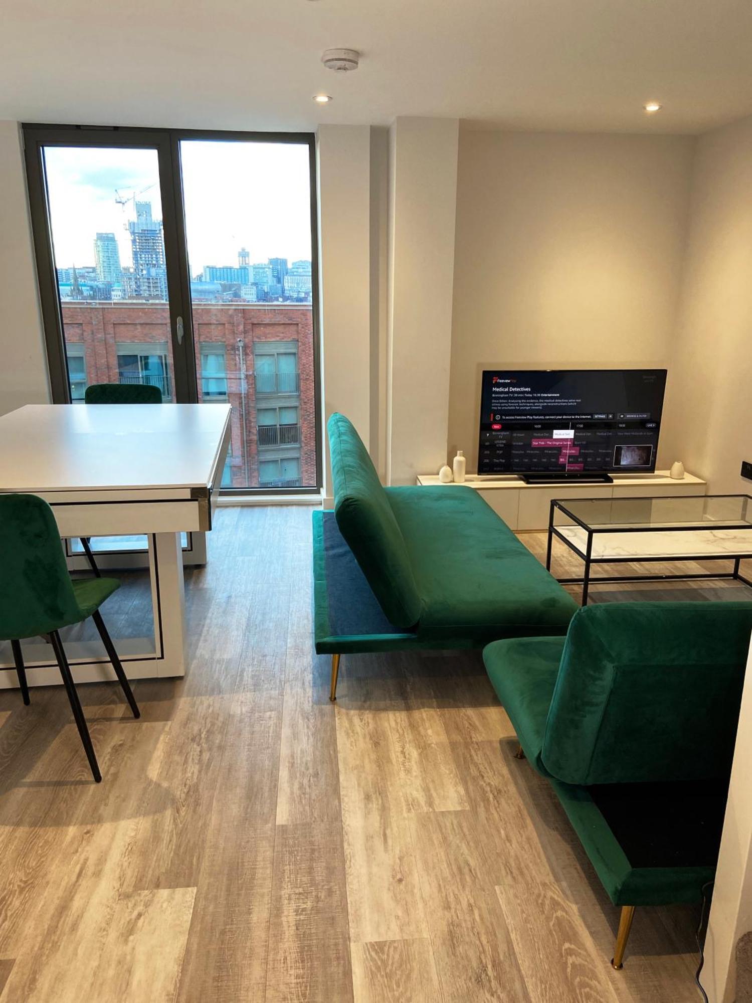 New 2 Floor Duplex With Pool Table & Sky Terrace Birmingham