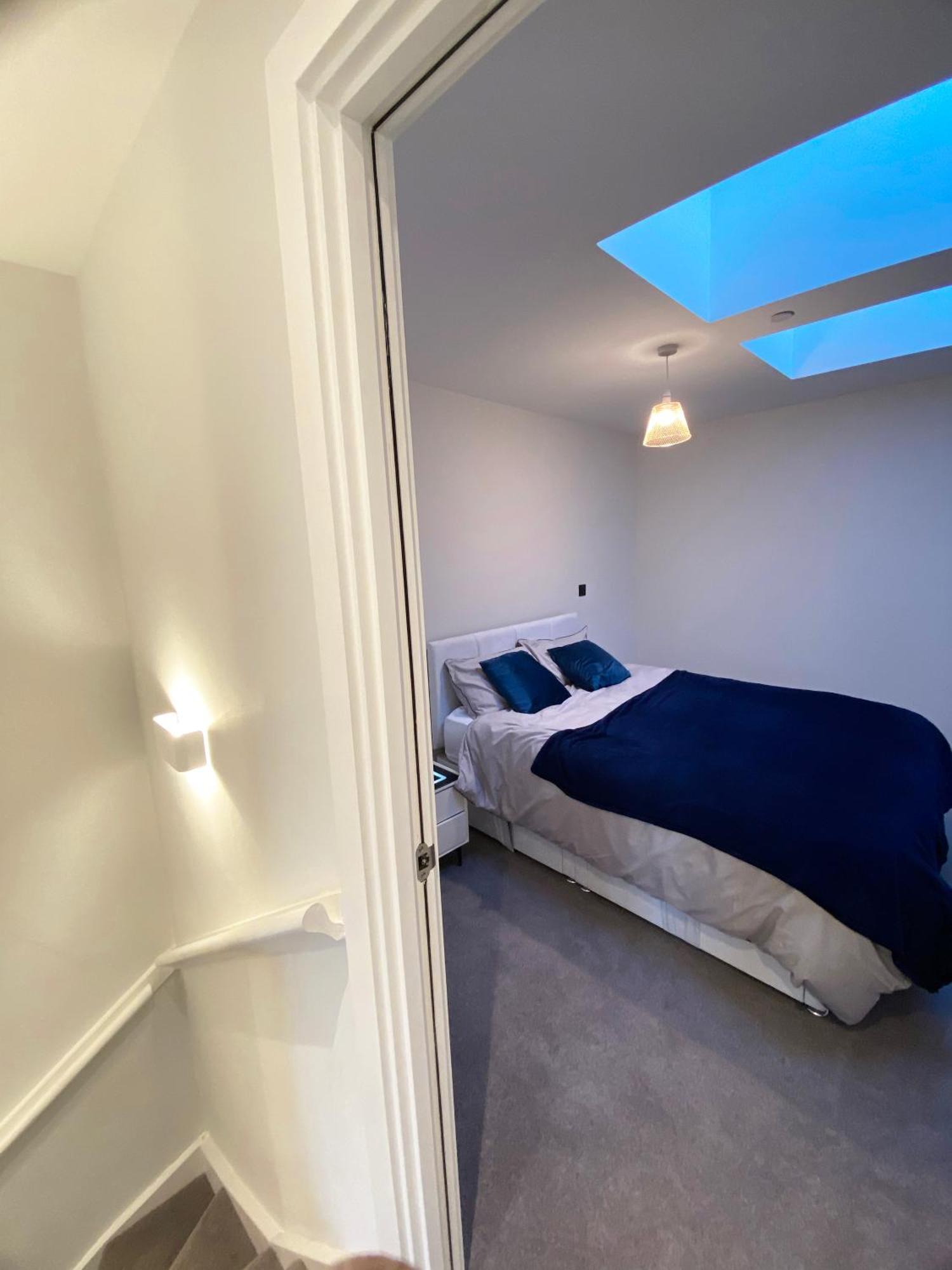 New 2 Floor Duplex With Pool Table & Sky Terrace *