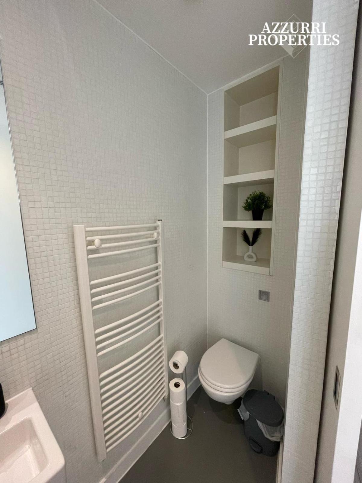Apartment Spacious 2 Bedroom - Less Than 5-minutes Walk To Tram And Transit Station