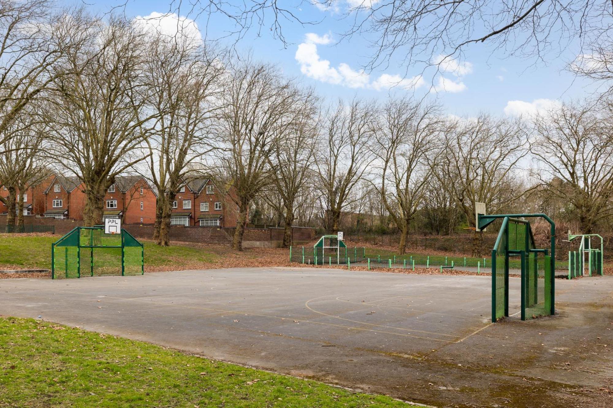 Estate - Contractor & Group - Secure Parking Birmingham