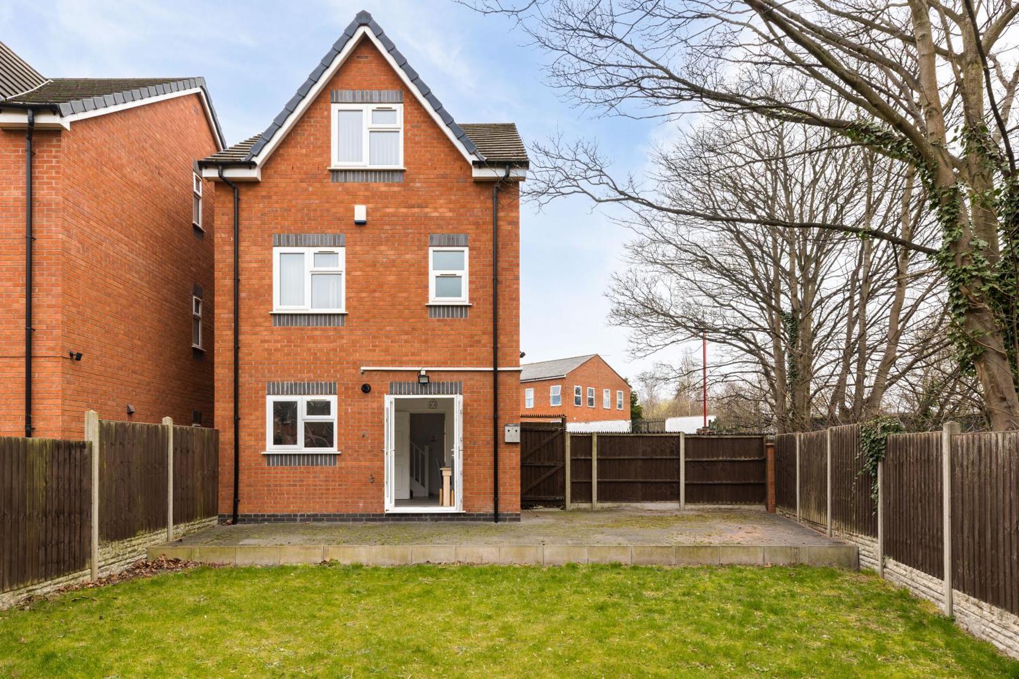 Estate - Contractor & Group - Secure Parking Birmingham