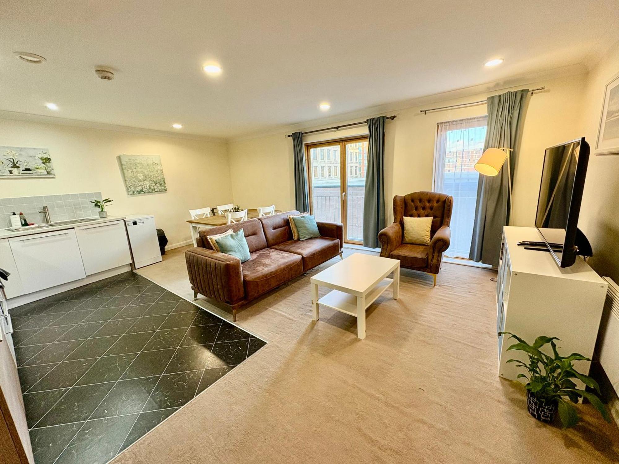 By The O2 Academy - 2 Beds 2 Baths & Apartment *