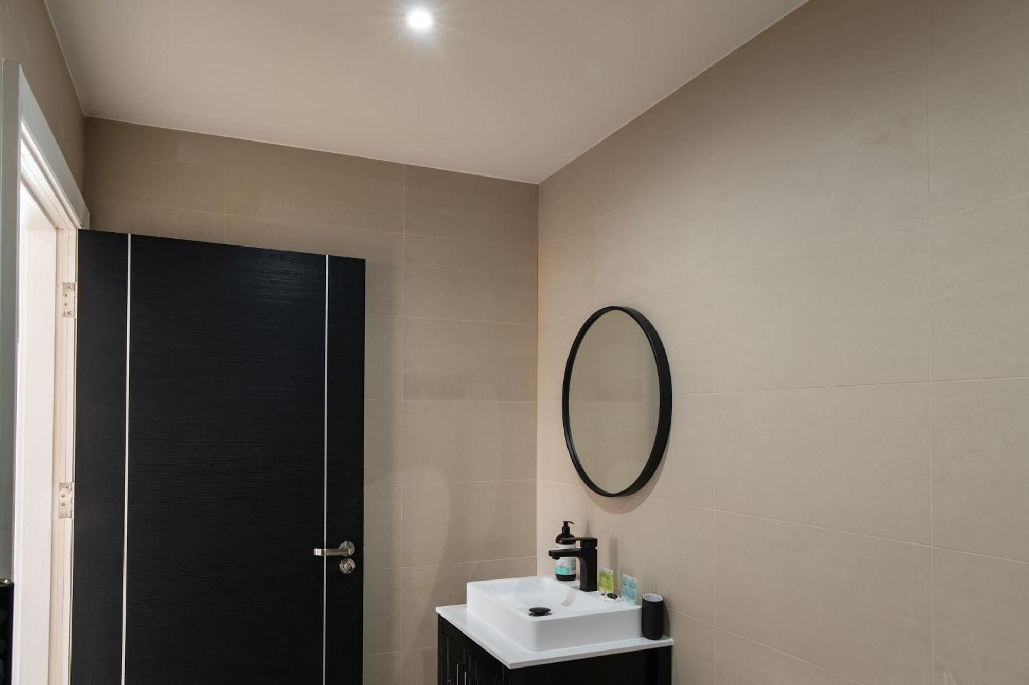 Apartment Smart 1 Bed In W Roof Terrace