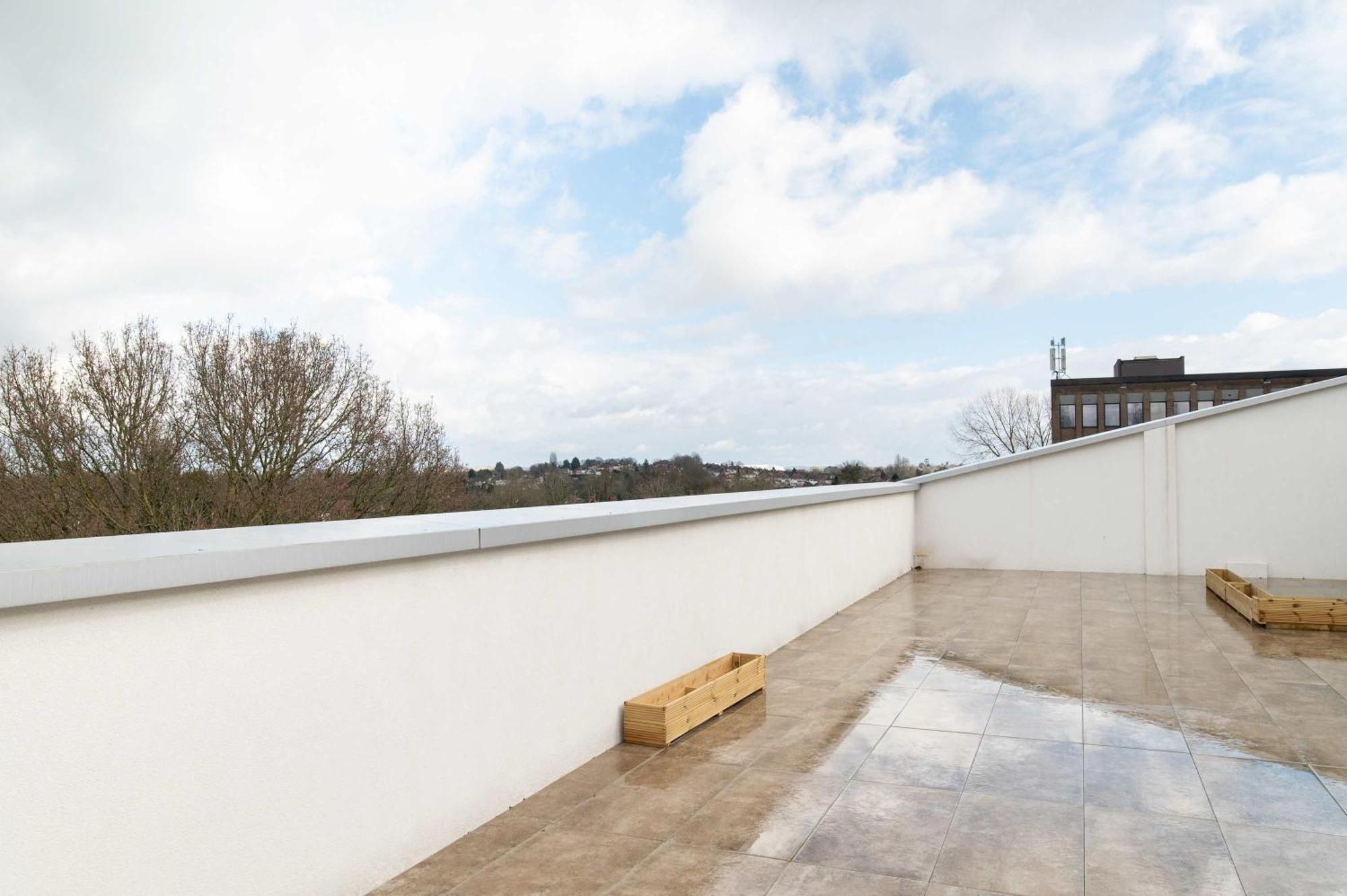 Smart 1 Bed In W Roof Terrace Birmingham