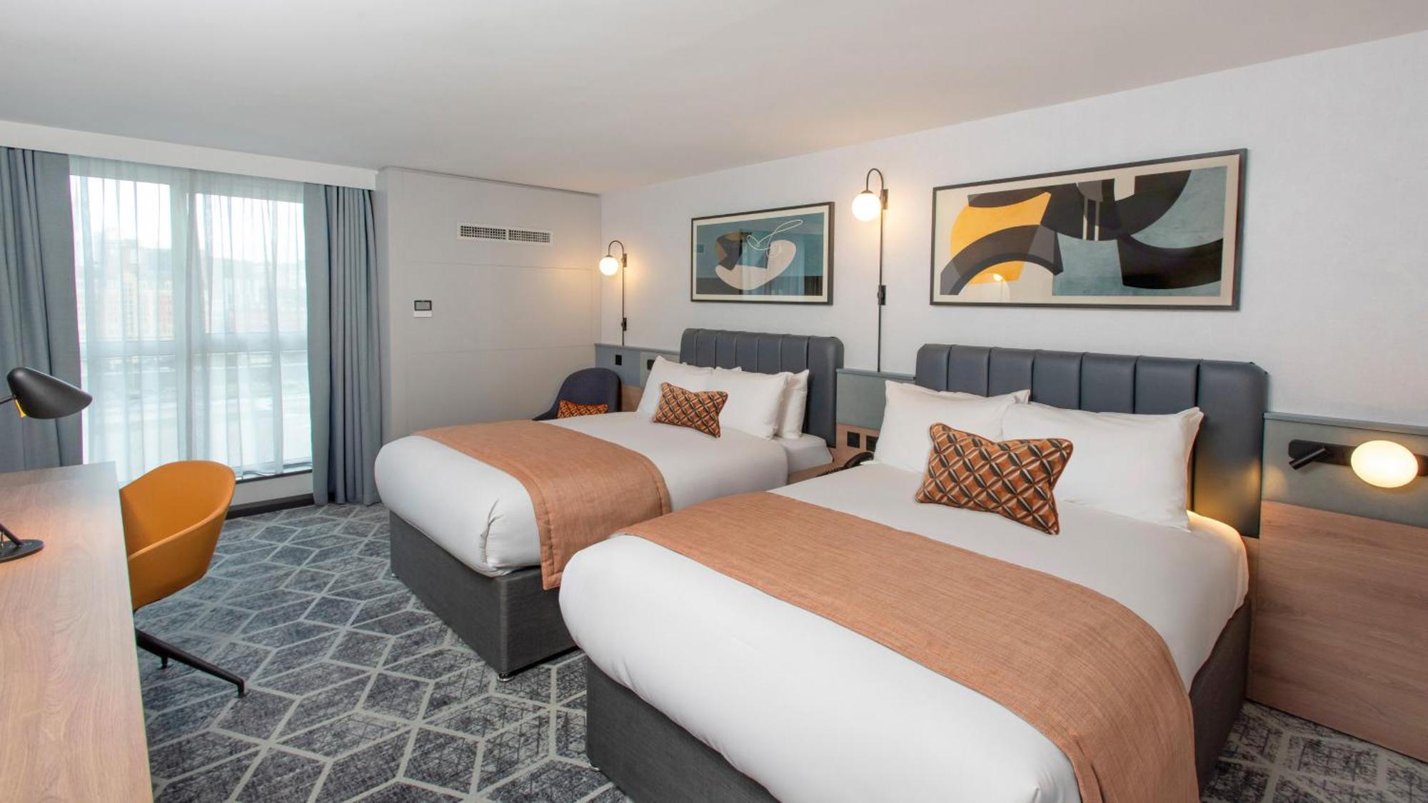 Crowne Plaza By Ihg 4*