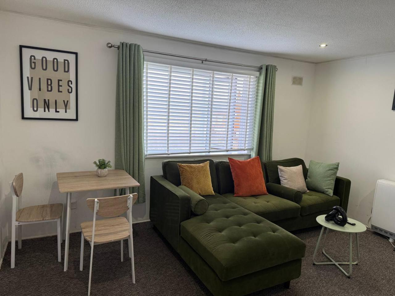 Peculiar 2-bedrooms