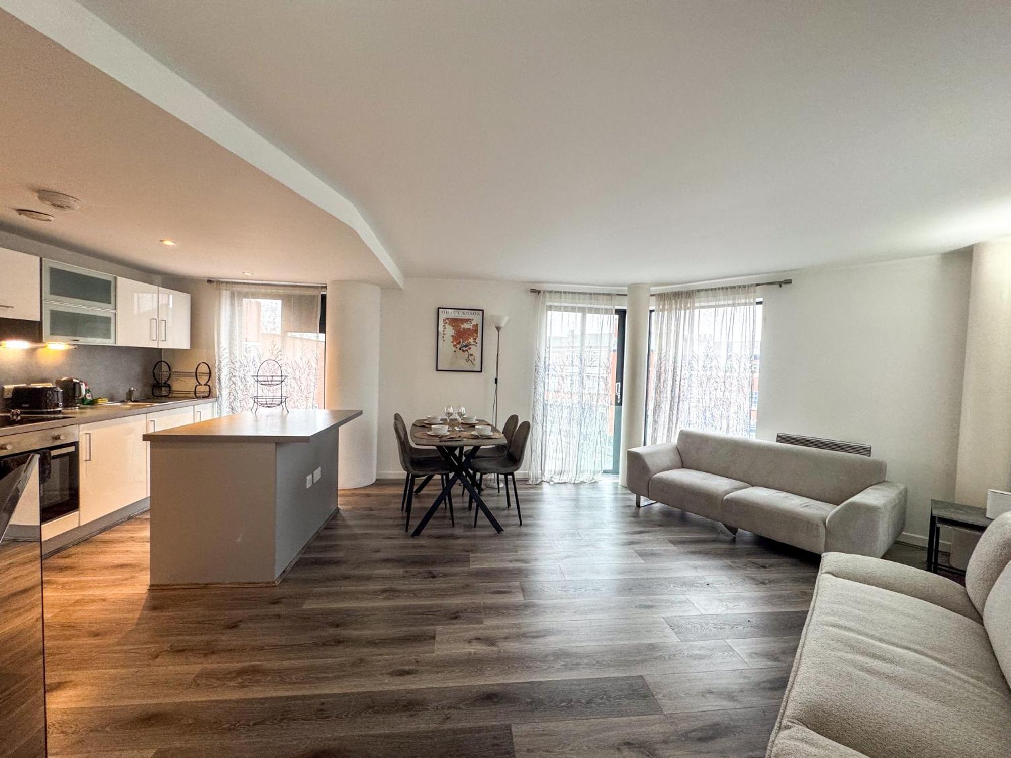 Apartment J Quarter 2br - Free Parking - One