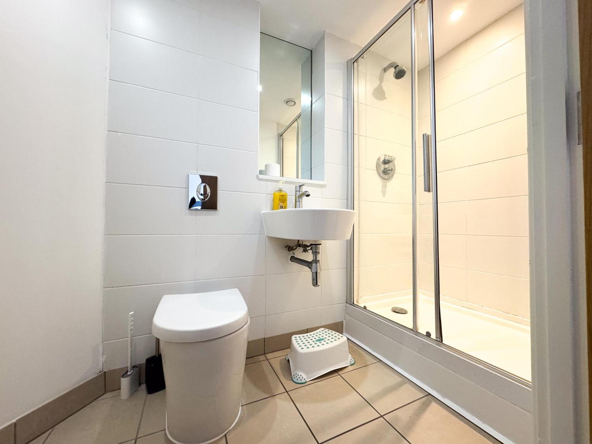 J Quarter 2br - Free Parking - One * Birmingham