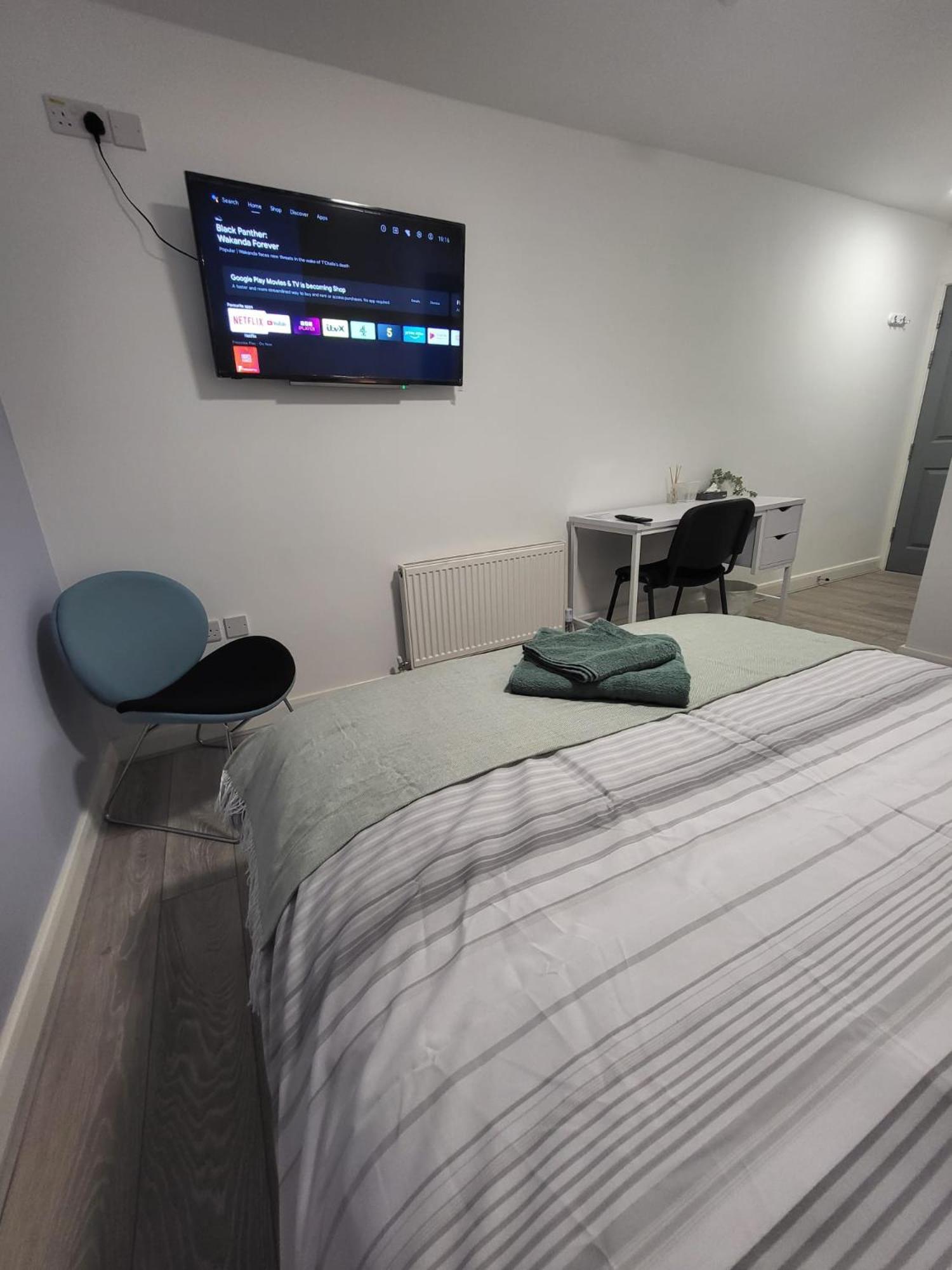 Prime Retreats - Flynn House Hostel *