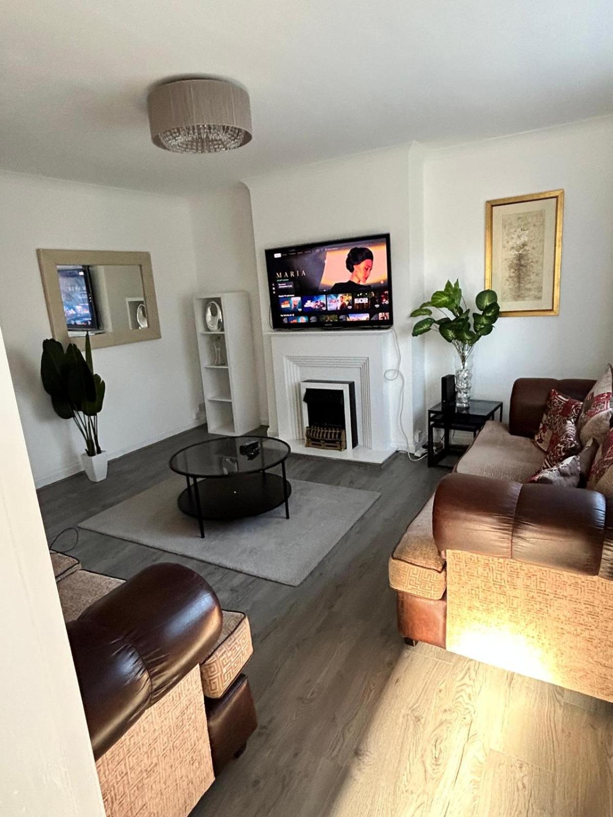 Modern Living Holiday home Birmingham