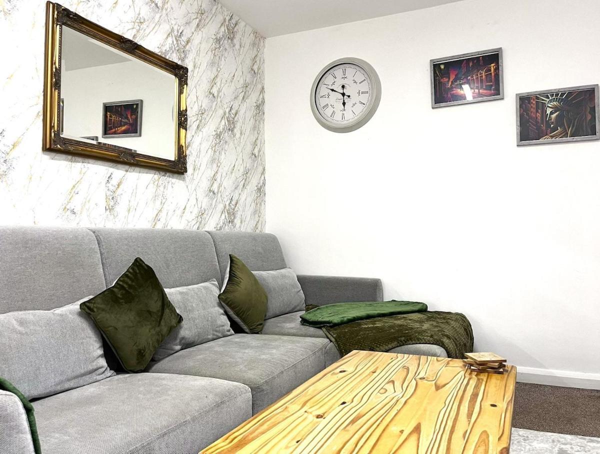 Cosy Flat 6 People, Short Drive - Nec-airport-birmingham-solihull *