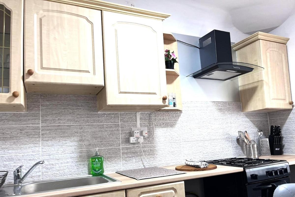 Cosy Flat 6 People, Short Drive - Nec-airport-birmingham-solihull *