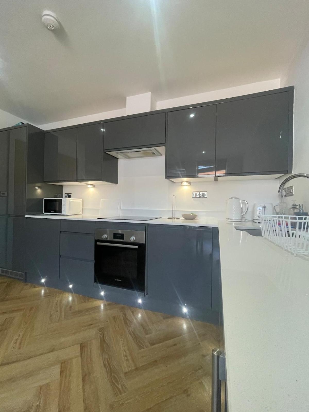 2 Bedroom Centre Apartment! Birmingham