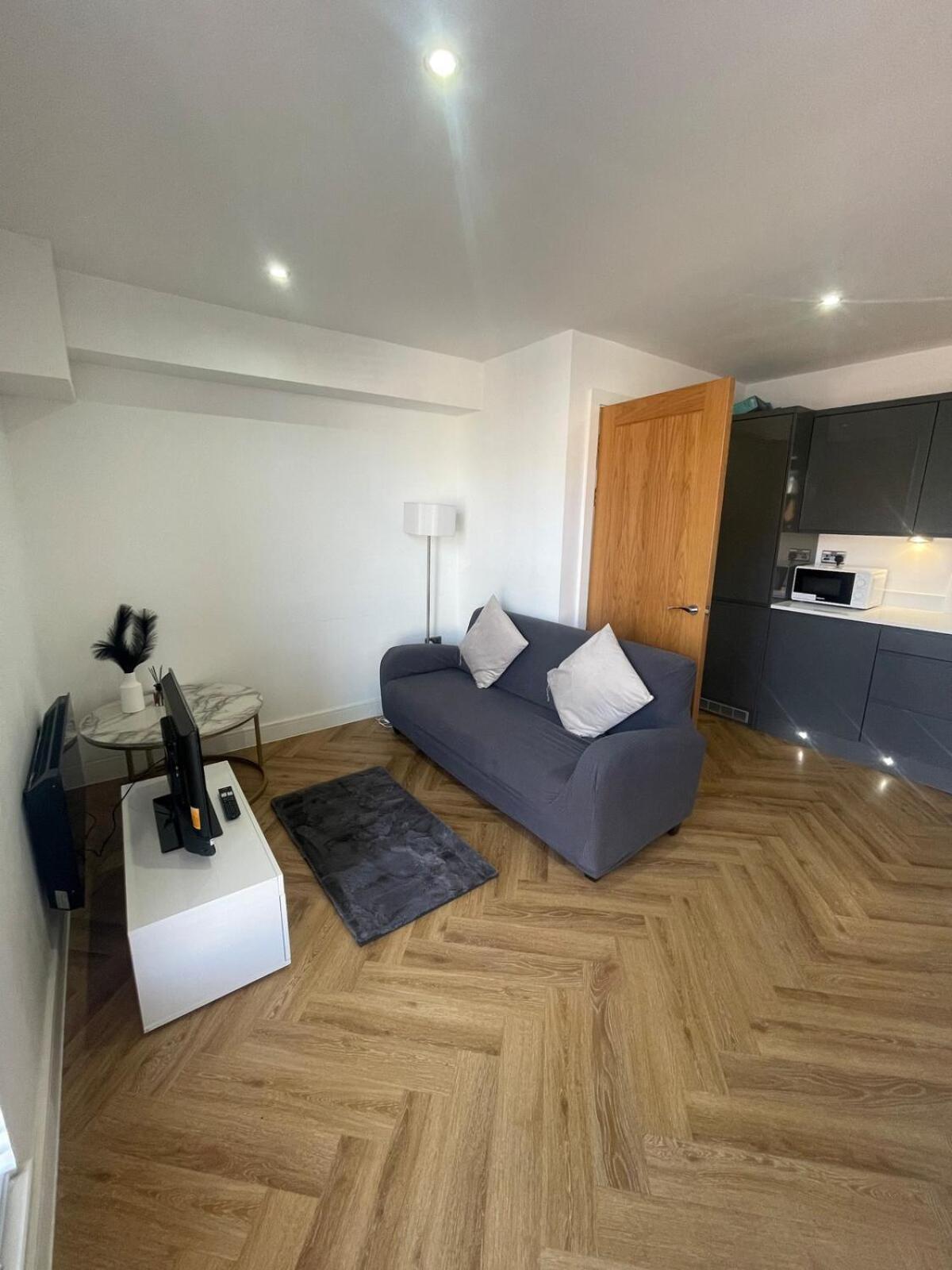 2 Bedroom Centre Apartment! Apartment