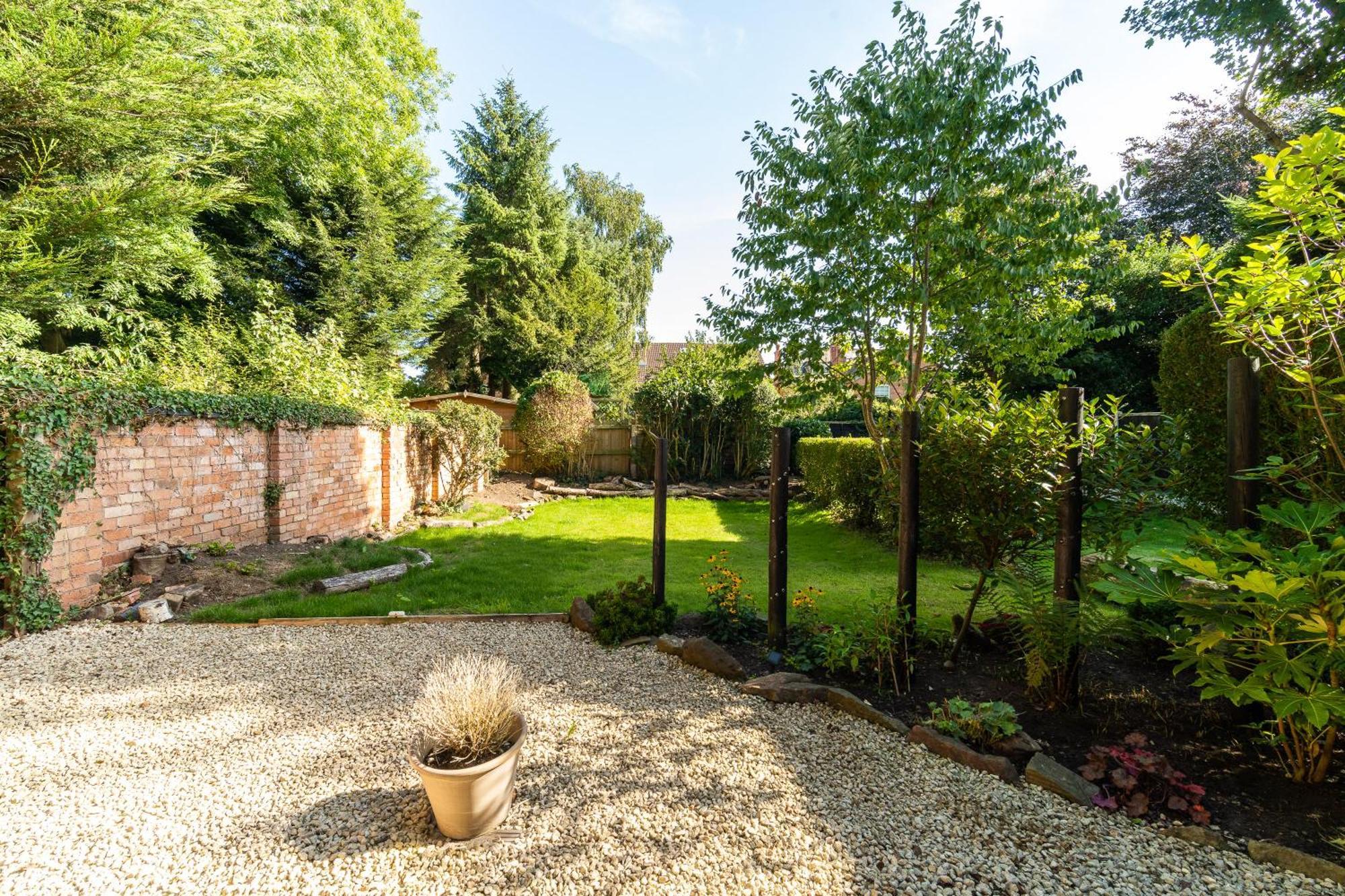 Emerald Delightful Moseley Mews, By Staystaycations Apartment