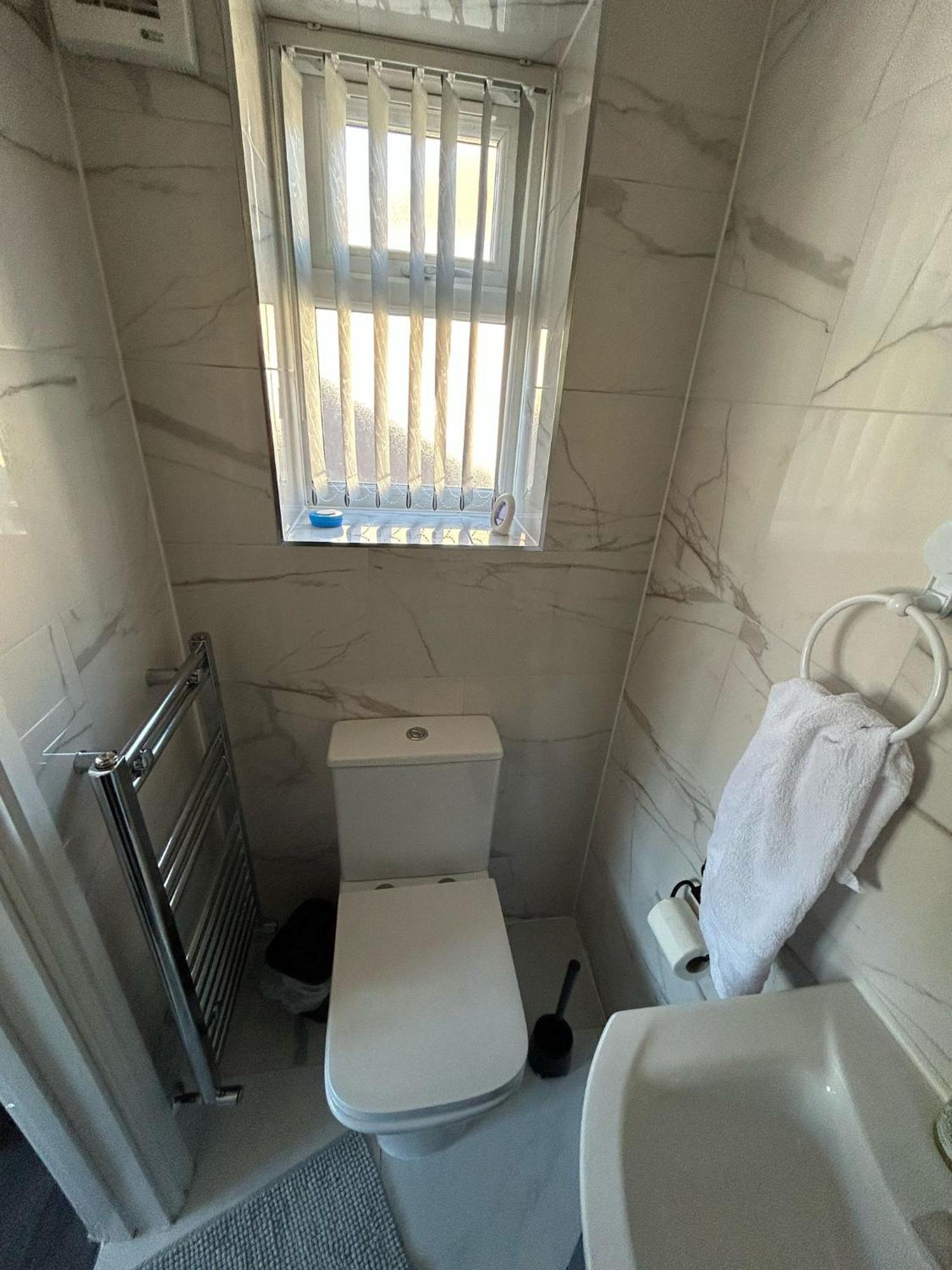 Homestay Private & En-suite Bathroom - Long Term & Contractors Welcomed *