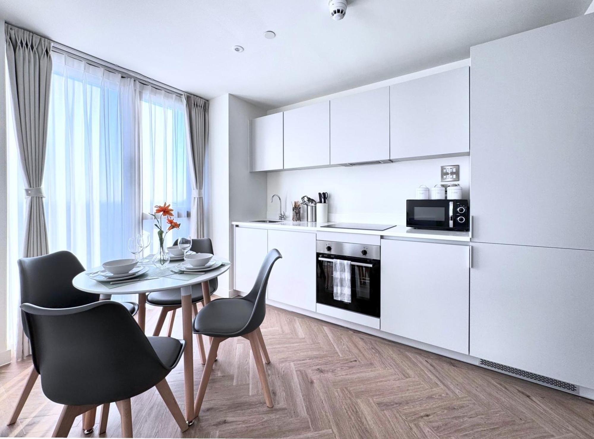 Apartment Skyline View In Centre - South Apt125 *